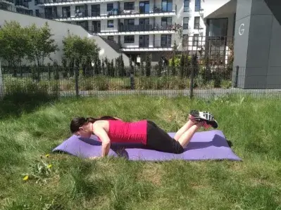 20 minutes Bikini Body with 6 easy home exercises : female push ups